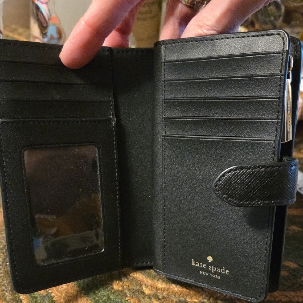 !Kate Spade Black Wallet Execellent Condition - Picture 5 of 8